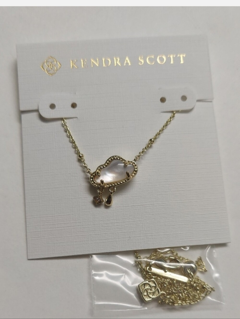 Kendra Scott Celeste Cloud Gold Short Pendant Necklace New - Picture 3 of 7